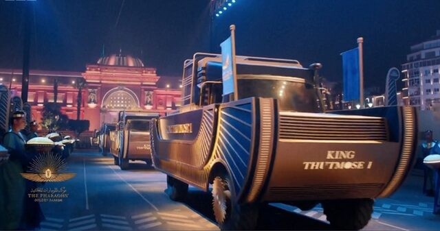 Mısır’da 18 kral ve 4 kraliçenin mumyası kortej eşliğinde müzeye taşındı.