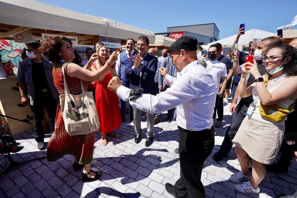 İmamoğlu : Sesiniz hiç kısılmasın! 12’den sonra daha da gür çıksın