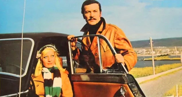 Ünlü oyuncu, yönetmen ve senarist Kartal Tibet 83 yaşında hayata veda etti.