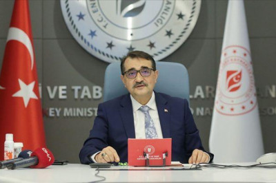 Bakan Dönmez'den doğal gaz tasarruf önerisi: Evi bir derece daha az ısıtın