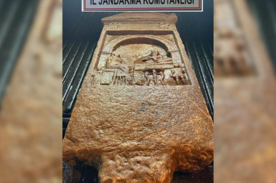 1 Tonluk Mezar Taşını Jandarmaya Satmaya Çalıştılar