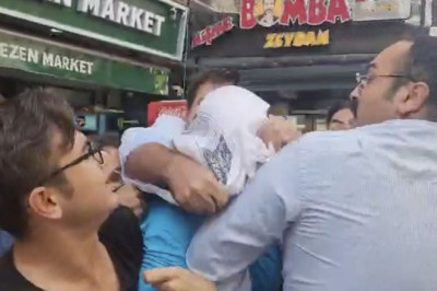 TGB İzmir'de Amerikan askerinin başına çuval geçirdi.